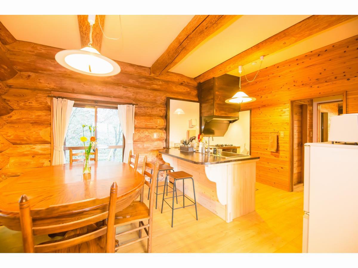 Hotel Yufuin Log House No Yado Tom Sawyer Esterno foto