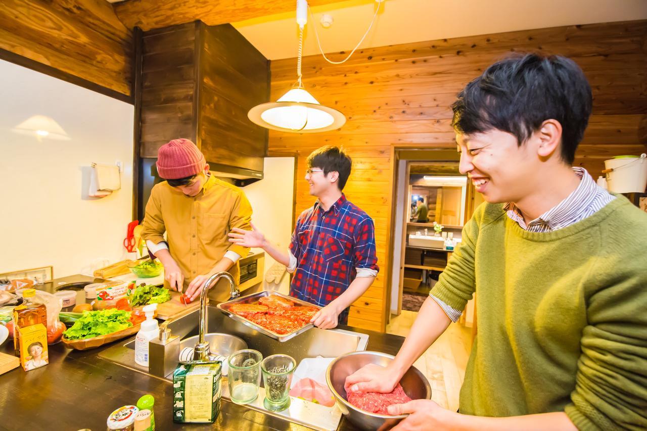Hotel Yufuin Log House No Yado Tom Sawyer Esterno foto